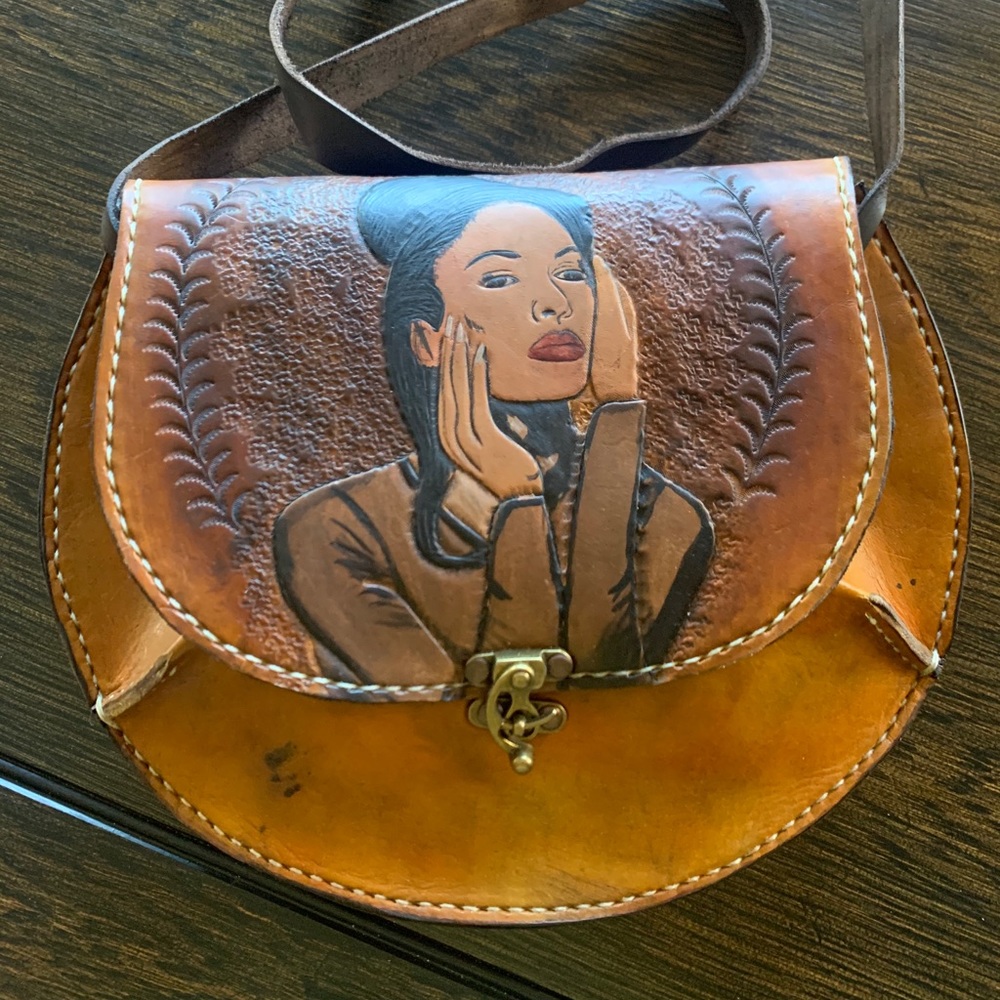 Selena leather bag